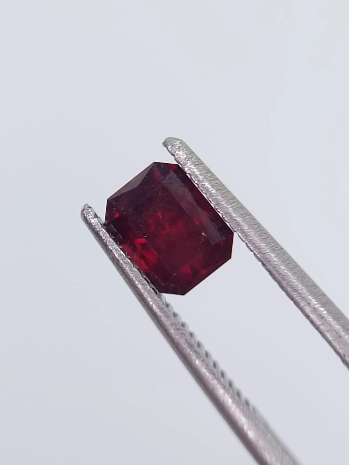 0.81ct. Natural Rhodolite Garnet from Tanzania — view 5